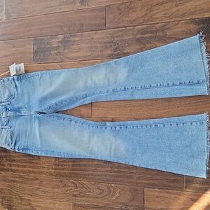 Mother Jeans NWT The Weekender Fray. Wash: Breaking Out. SZ. 25